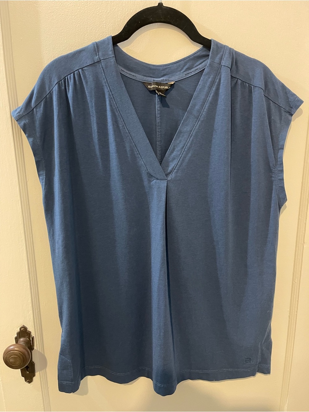 Banana Republic Dusty Blue V-Neck Top Size M